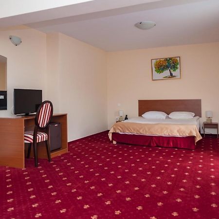 Popasul Romanilor Hotel Zalău Buitenkant foto