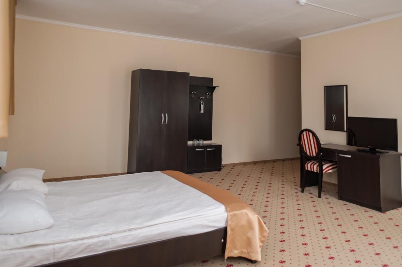 Popasul Romanilor Hotel Zalău Buitenkant foto